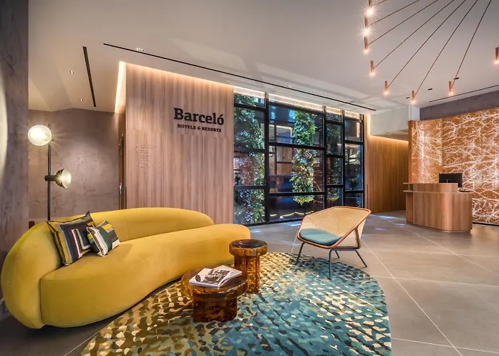 Отель Barcelo Oldtown 5*