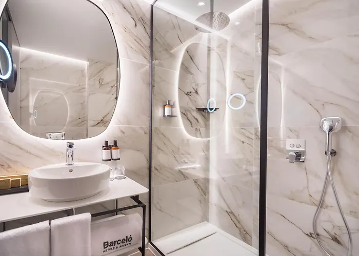 Barcelo Oldtown מלון