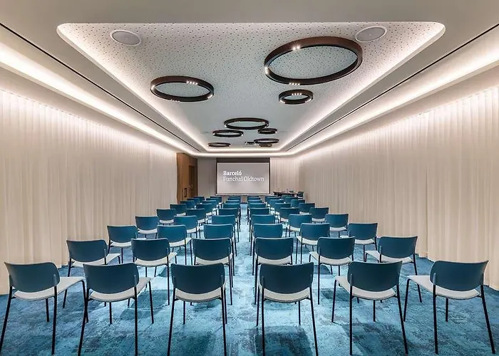 Barcelo Oldtown מלון 5*